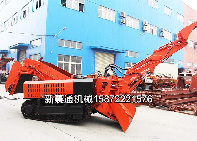http://www.hsdhsb.com/upload/80履帶皮帶折尾扒渣機(jī).jpg